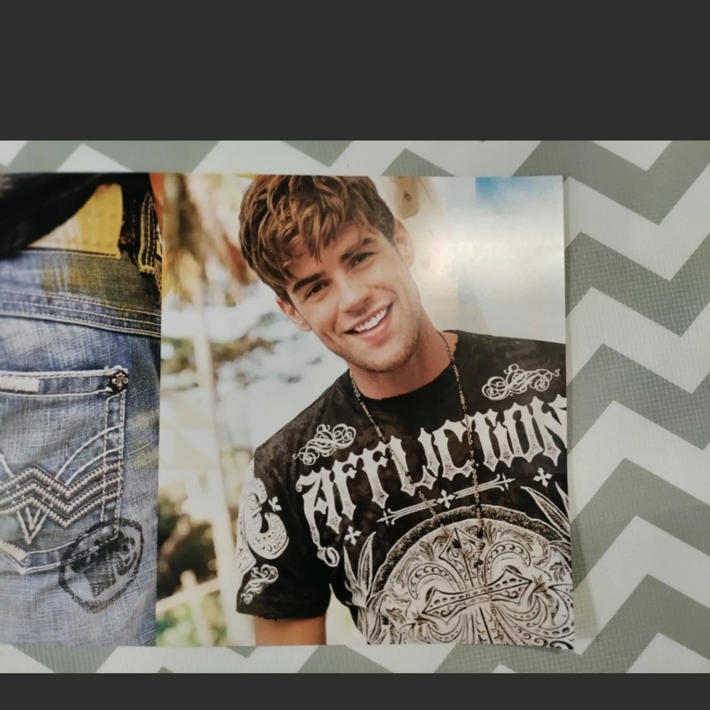 Affliction Buckle Store Display 60 In By 23 In - Picture 4 of 5